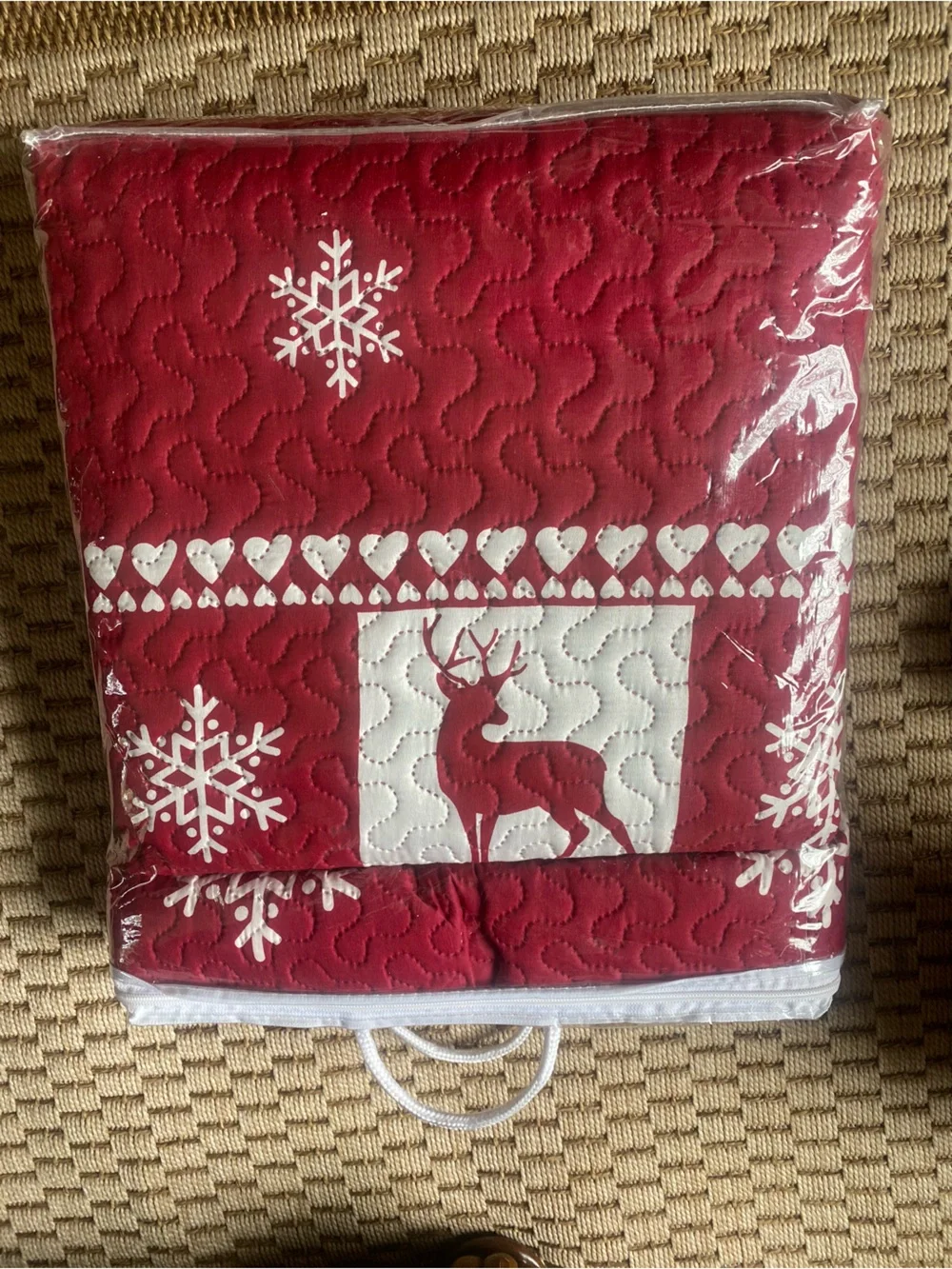 MARINA Red and White Holiday Quilt Set